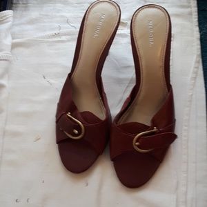 Women shoe size 8.5